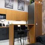 Luksusowy W Samym Centrum Miasta Z Ogromnym Tarasem דירה